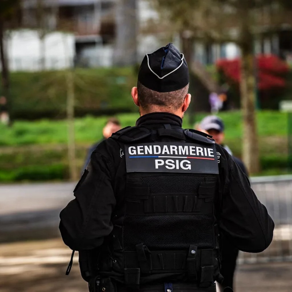 Cinq gendarmes blessés lors d’une course-poursuite dans le Finistère, un homme en cavale interpellé Cinq gendarmes blessés lors d’une course-poursuite dans le Finistère, un homme en cavale interpellé