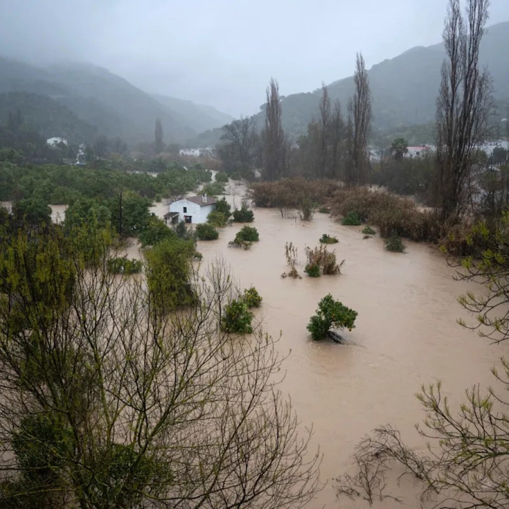Tempête Leonardo: une femme portée disparue en Espagne, l’alerte rouge aux pluies exceptionnelles levée dans le sud du pays Tempête Leonardo: une femme portée disparue en Espagne, l’alerte rouge aux pluies exceptionnelles levée dans le sud du pays