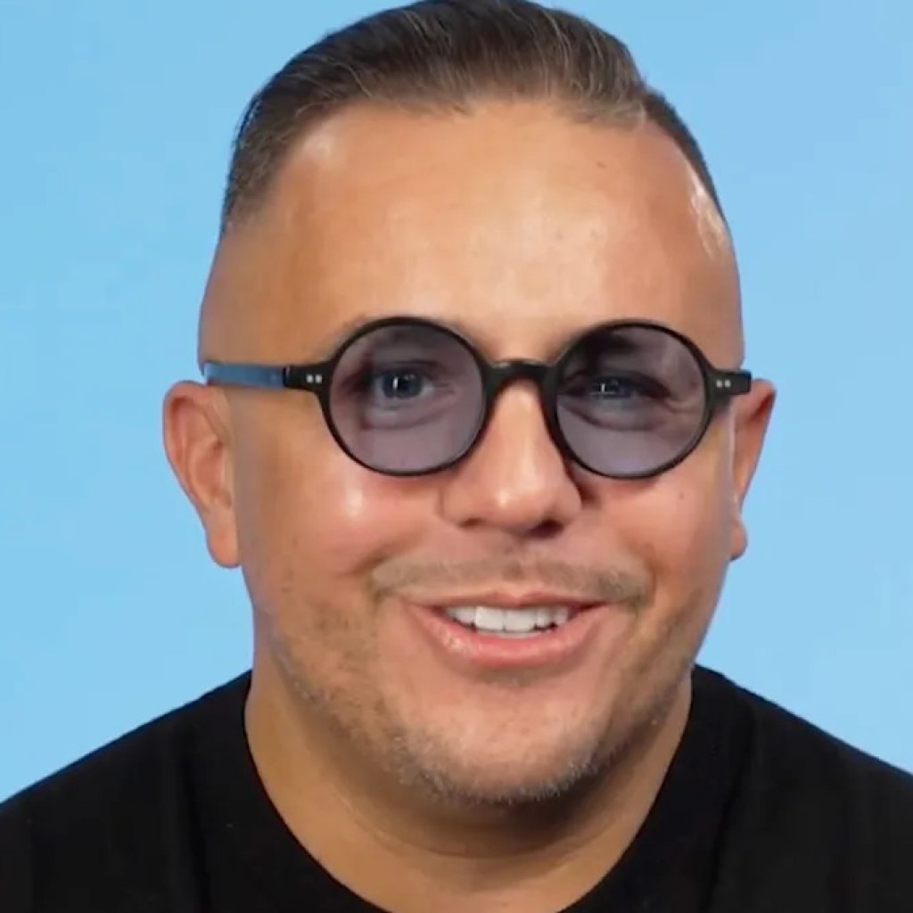 Faudel : « Pascal Obispo me dit : ‘Fais-moi des trucs de ton pays’. J’ai répondu : ‘Mais mon pays c’est La France, c’est ici que je suis né’ » Faudel : « Pascal Obispo me dit : ‘Fais-moi des trucs de ton pays’. J’ai répondu : ‘Mais mon pays c’est La France, c’est ici que je suis né’ »