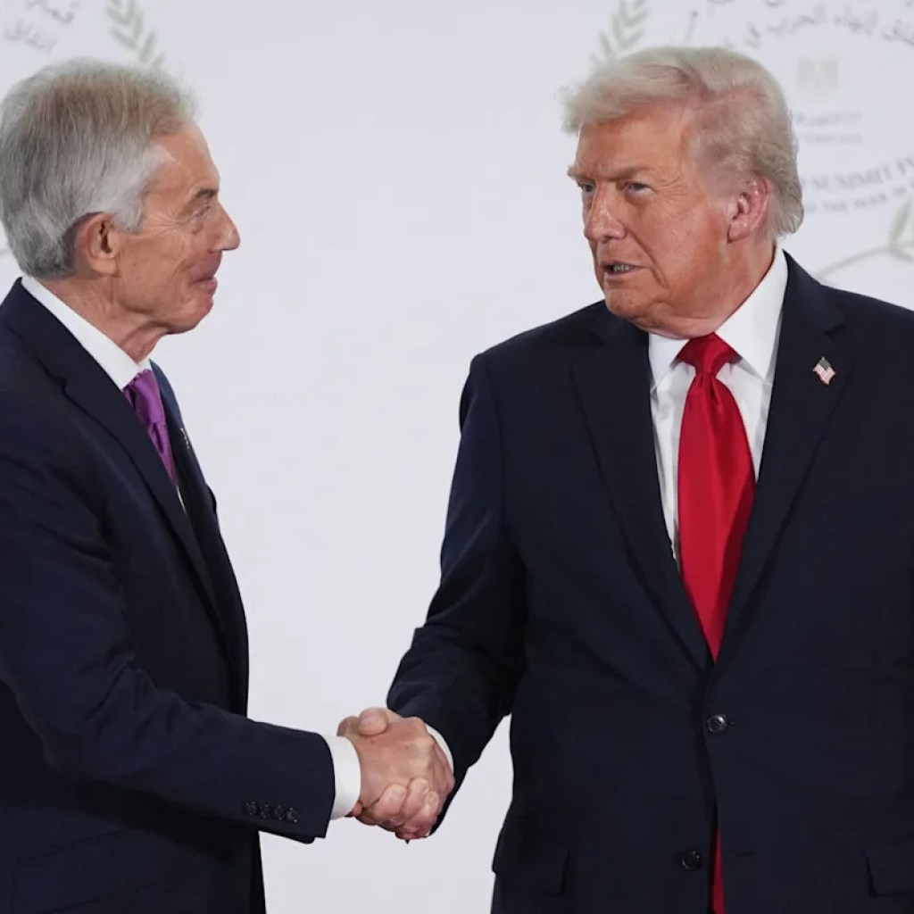 L’ex-Premier ministre britannique Tony Blair, « honoré » de faire partie du Conseil de la paix pour Gaza, loue le « leadership » de Donald Trump L’ex-Premier ministre britannique Tony Blair, « honoré » de faire partie du Conseil de la paix pour Gaza, loue le « leadership » de Donald Trump