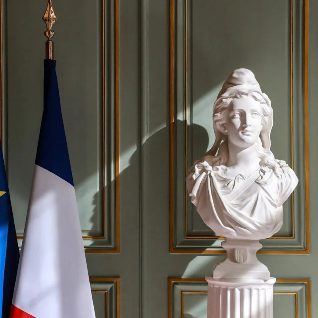 Député et maire d’une petite commune? L’UDR veut rétablir un cumul des mandats sans indemnité supplémentaire Député et maire d’une petite commune? L’UDR veut rétablir un cumul des mandats sans indemnité supplémentaire