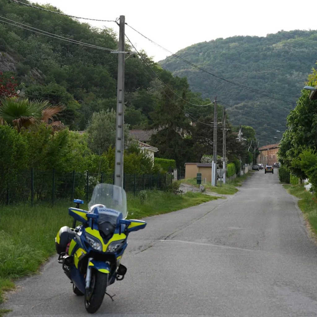 « Paix à leurs âmes et à nos coeurs meurtris »: après l’accident de la route qui a coûté la vie à cinq jeunes en Ardèche, la détresse des familles de victimes « Paix à leurs âmes et à nos coeurs meurtris »: après l’accident de la route qui a coûté la vie à cinq jeunes en Ardèche, la détresse des familles de victimes