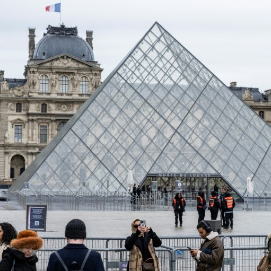 Au Louvre, un mois de conflit social et des « doléances » en suspens Au Louvre, un mois de conflit social et des « doléances » en suspens