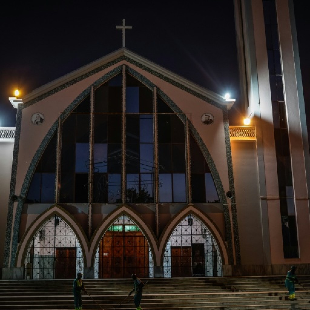 Léon XIV poursuit sa tournée africaine marathon en Angola Léon XIV poursuit sa tournée africaine marathon en Angola