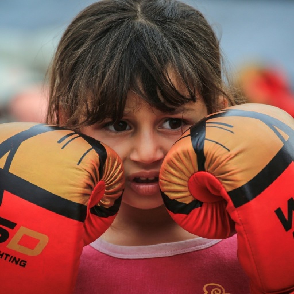 A Gaza, boxer dans le sable pour soigner le traumatisme de la guerre A Gaza, boxer dans le sable pour soigner le traumatisme de la guerre