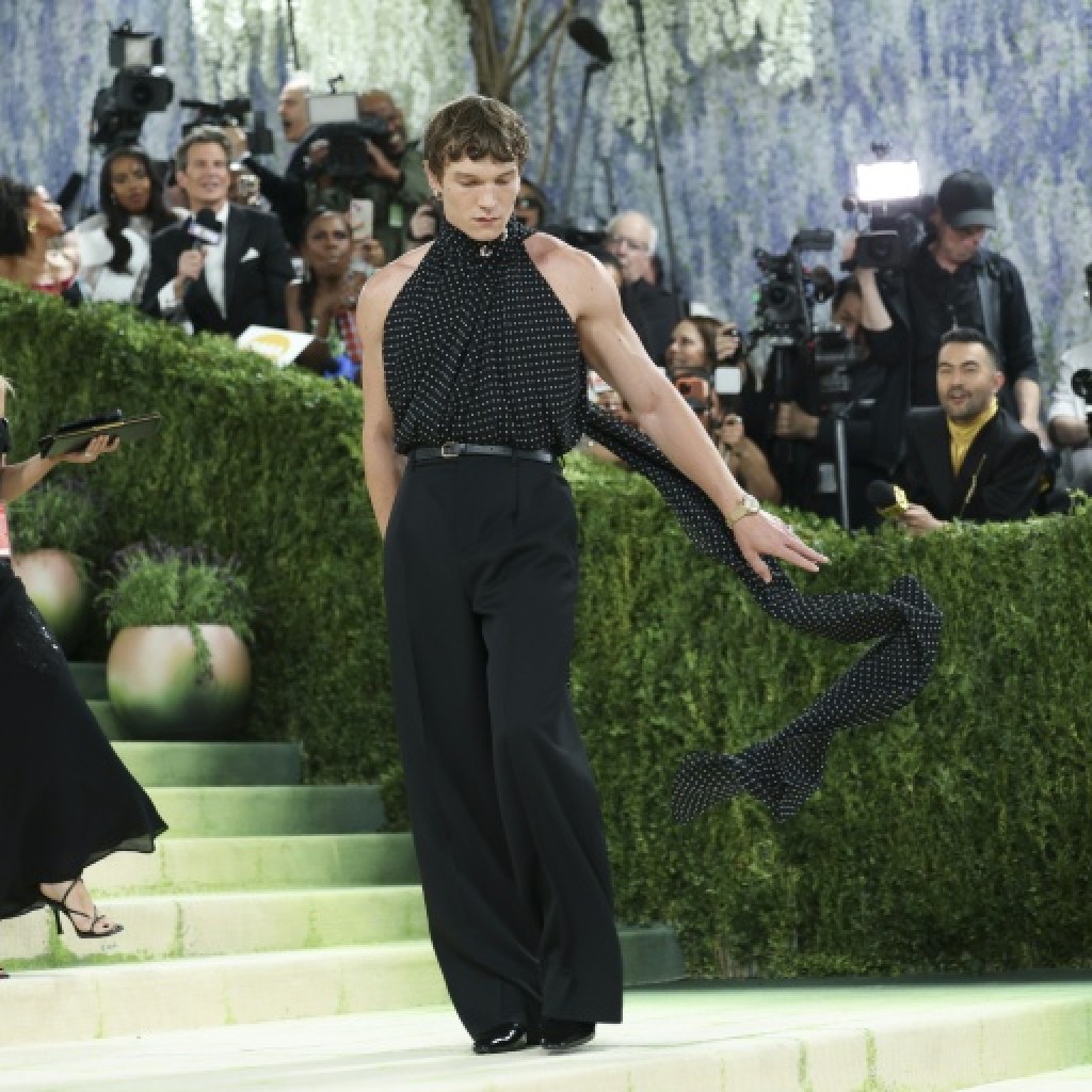 Au Met Gala, la mode s’érige en art, sans faire de folie Au Met Gala, la mode s’érige en art, sans faire de folie