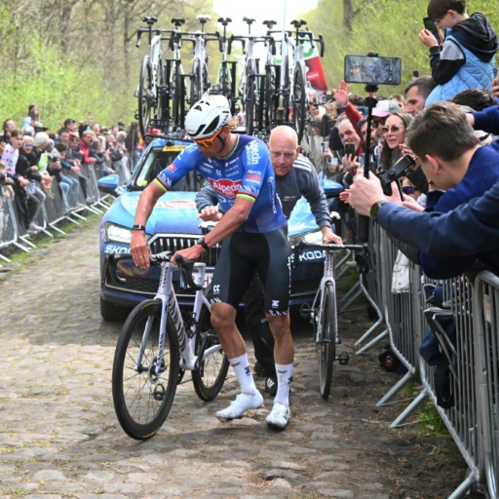 D’un incident à l’autre, les aléas mécaniques juges d’un Paris-Roubaix fou D’un incident à l’autre, les aléas mécaniques juges d’un Paris-Roubaix fou