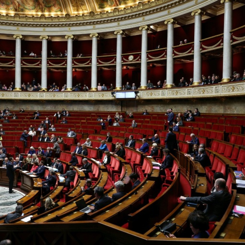 six mois plus tard, le débat se tient à l’Assemblée six mois plus tard, le débat se tient à l’Assemblée