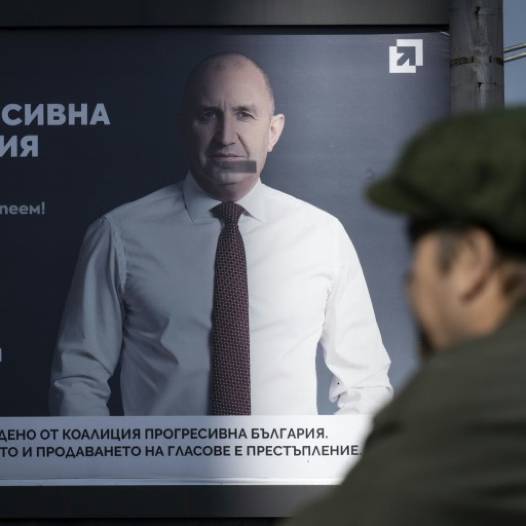 Les Bulgares votent pour la huitième fois en cinq ans, l’ex-président Radev favori Les Bulgares votent pour la huitième fois en cinq ans, l’ex-président Radev favori