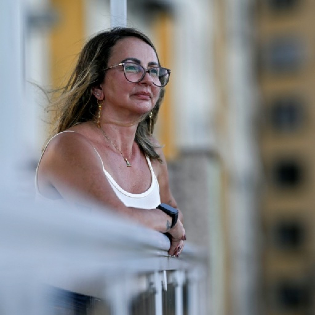 Poignardée pour avoir dit non: quand la misogynie en ligne attise la violence au Brésil Poignardée pour avoir dit non: quand la misogynie en ligne attise la violence au Brésil