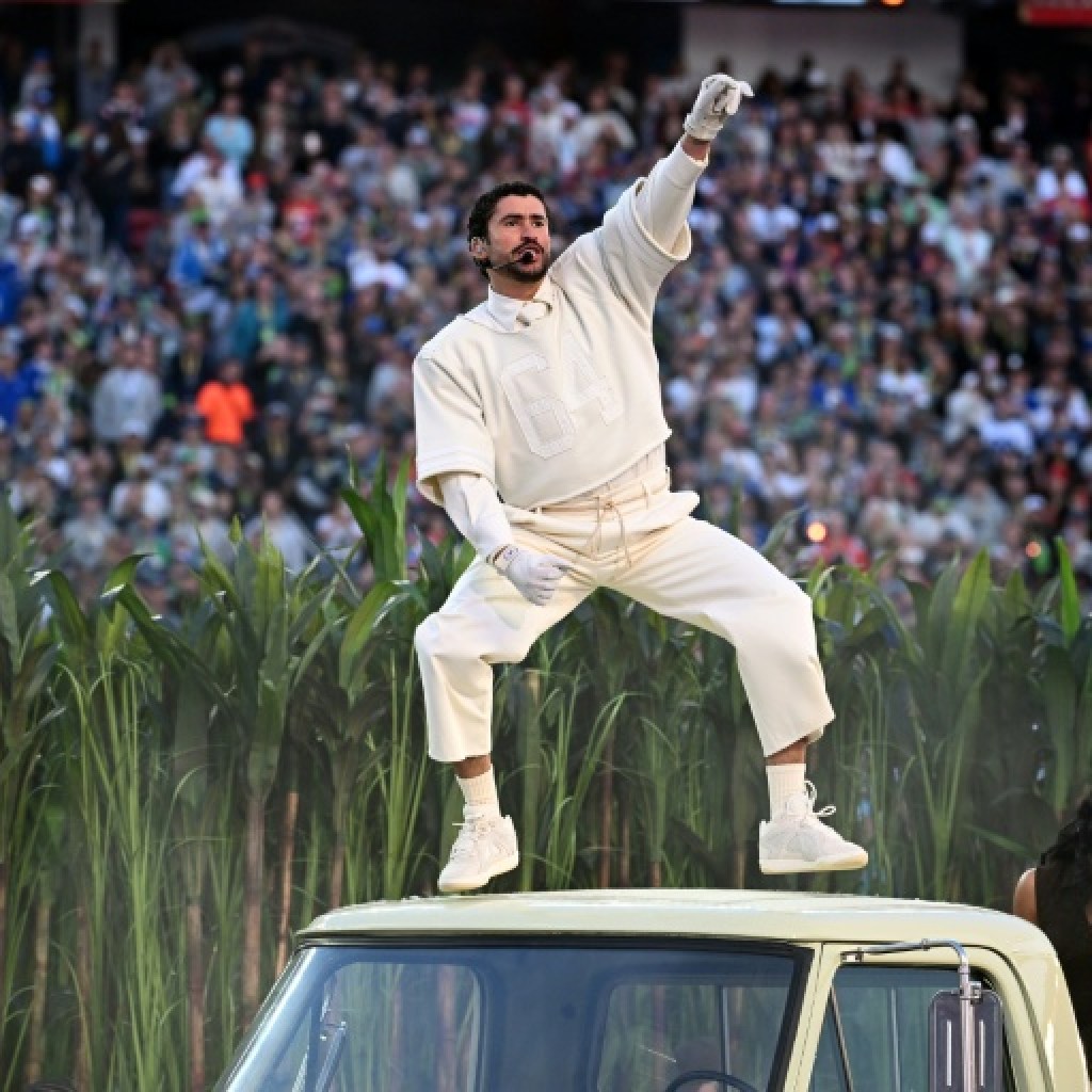 Super Bowl: Bad Bunny festif sans attaquer Trump, qui l’insulte publiquement Super Bowl: Bad Bunny festif sans attaquer Trump, qui l’insulte publiquement