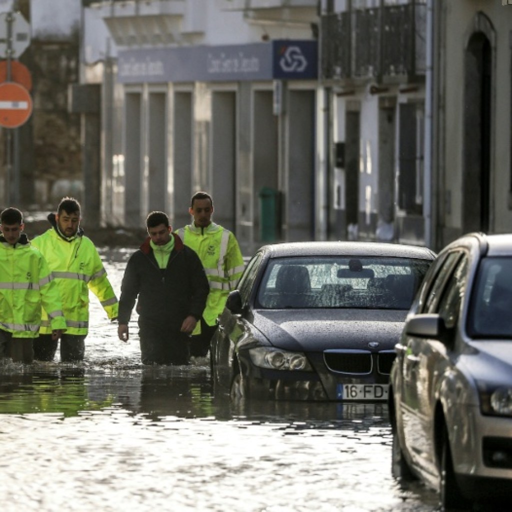 Fin de campagne présidentielle au Portugal, frappé par des intempéries « dévastatrices » Fin de campagne présidentielle au Portugal, frappé par des intempéries « dévastatrices »