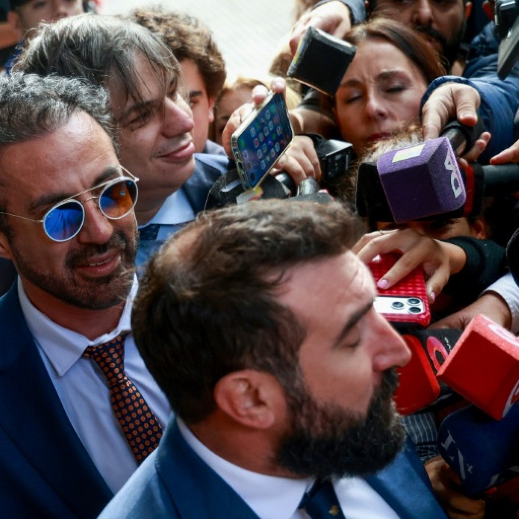 Argentine: « Je suis innocent », clame l’ex-médecin de Maradona, accusé au procès sur sa mort Argentine: « Je suis innocent », clame l’ex-médecin de Maradona, accusé au procès sur sa mort