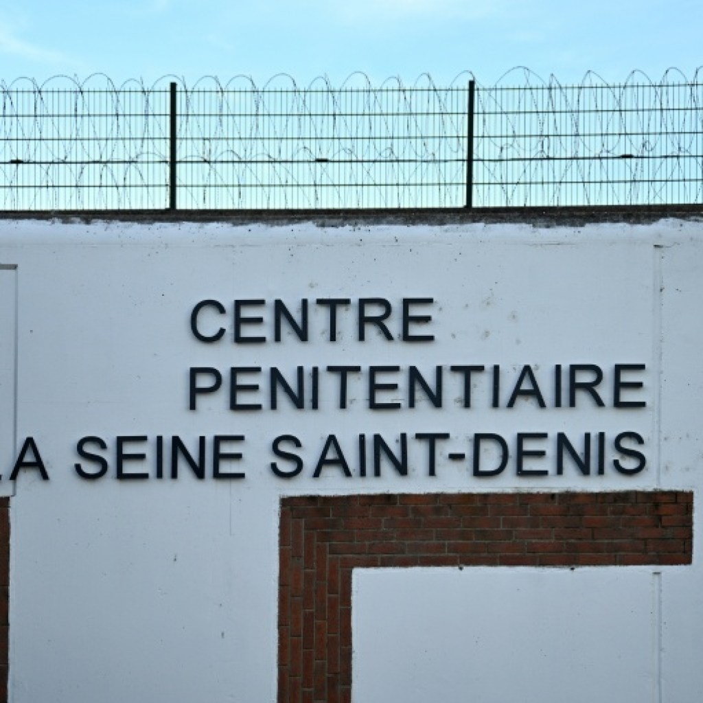 Prison de Villepinte sous la canicule: à trois par cellule, « c’est inhumain » Prison de Villepinte sous la canicule: à trois par cellule, « c’est inhumain »