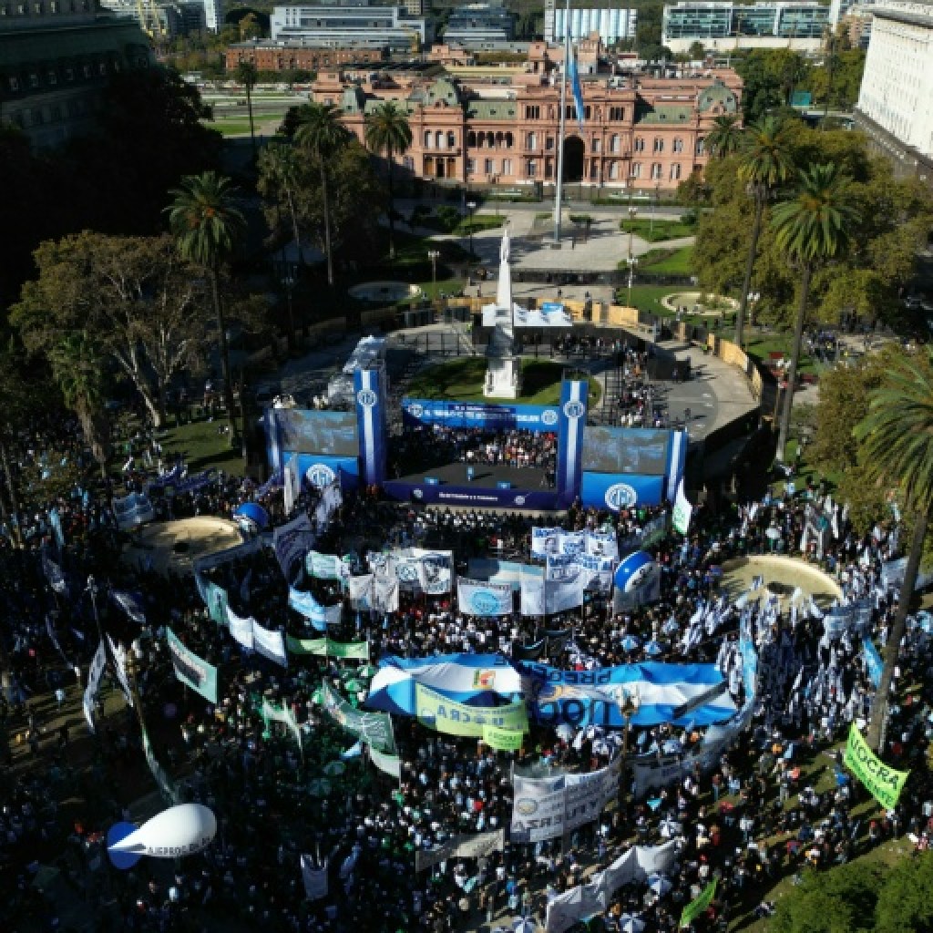 Argentine: les syndicats manifestent contre l’austérité de Milei, promettent de durcir les conflits Argentine: les syndicats manifestent contre l’austérité de Milei, promettent de durcir les conflits