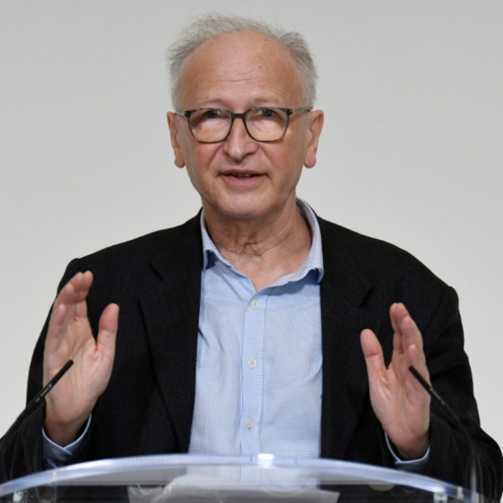 le professeur Alain Fischer dénonce une dérive des prix le professeur Alain Fischer dénonce une dérive des prix