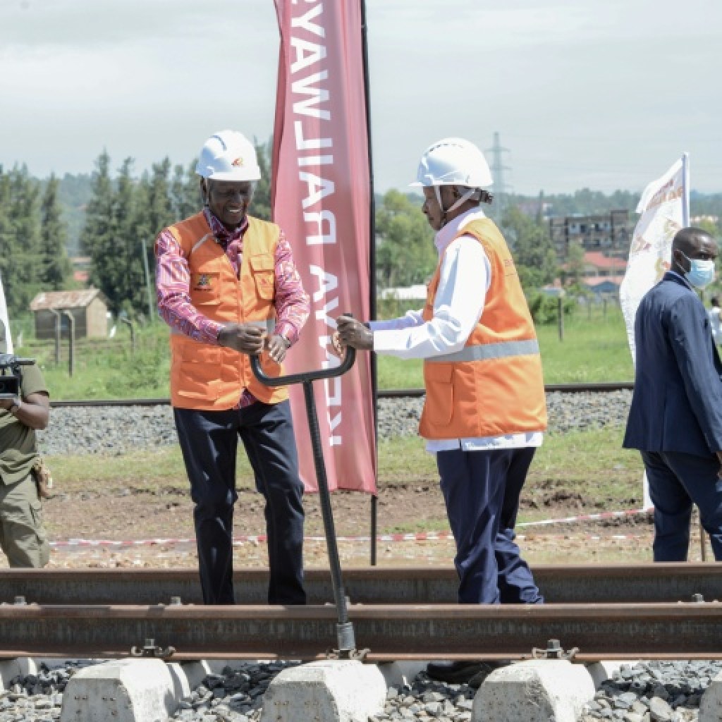 Les présidents kényan et ougandais inaugurent l’extension d’une ligne ferroviaire Les présidents kényan et ougandais inaugurent l’extension d’une ligne ferroviaire