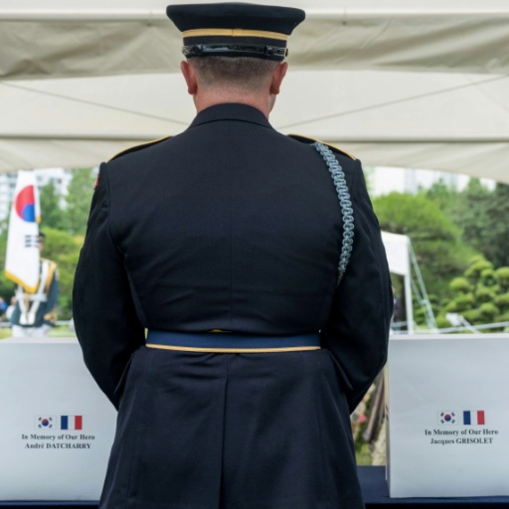 Deux Français inhumés en Corée avec leurs compagnons d’armes, 75 ans après la guerre Deux Français inhumés en Corée avec leurs compagnons d’armes, 75 ans après la guerre