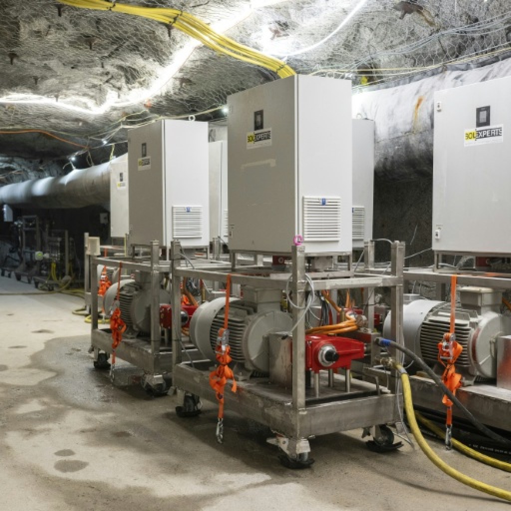 Des séismes « contrôlés »: une expérience inédite sous les Alpes suisses Des séismes « contrôlés »: une expérience inédite sous les Alpes suisses