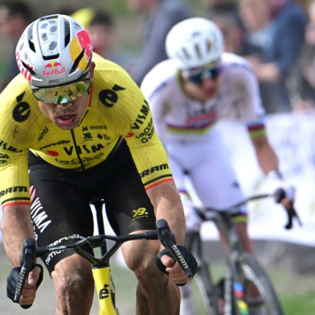 Le rêve d’une vie pour Van Aert qui remporte son premier Paris-Roubaix devant Pogacar Le rêve d’une vie pour Van Aert qui remporte son premier Paris-Roubaix devant Pogacar
