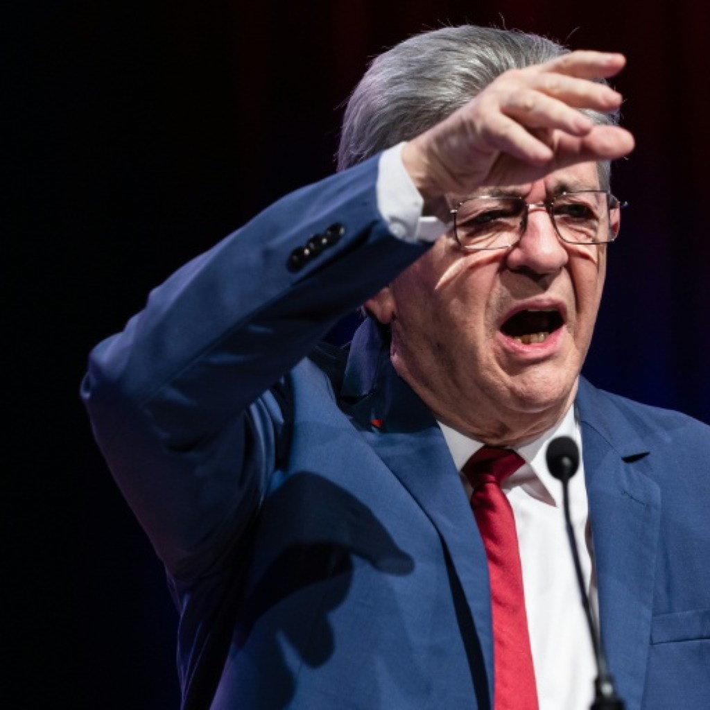 Après la charge de Bardella, Mélenchon en meeting à Perpignan Après la charge de Bardella, Mélenchon en meeting à Perpignan