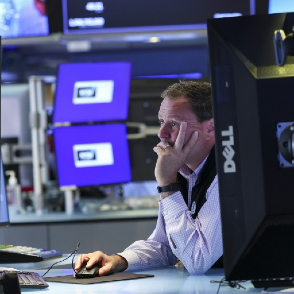 Wall Street termine sur un record mais ralentit la cadence Wall Street termine sur un record mais ralentit la cadence
