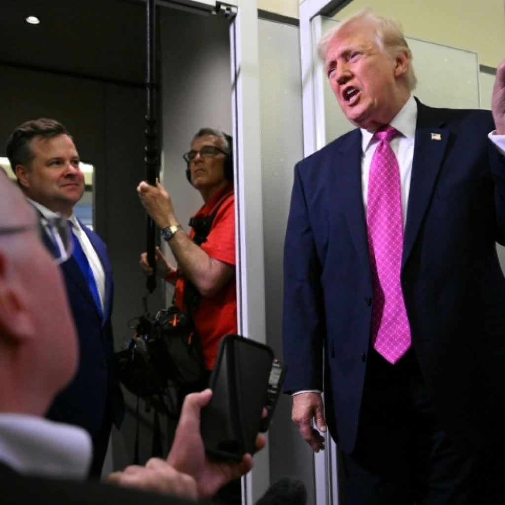 Explosions et coupures de courant à Téhéran, Trump menace d' »anéantir » des sites énergétiques iraniens Explosions et coupures de courant à Téhéran, Trump menace d' »anéantir » des sites énergétiques iraniens