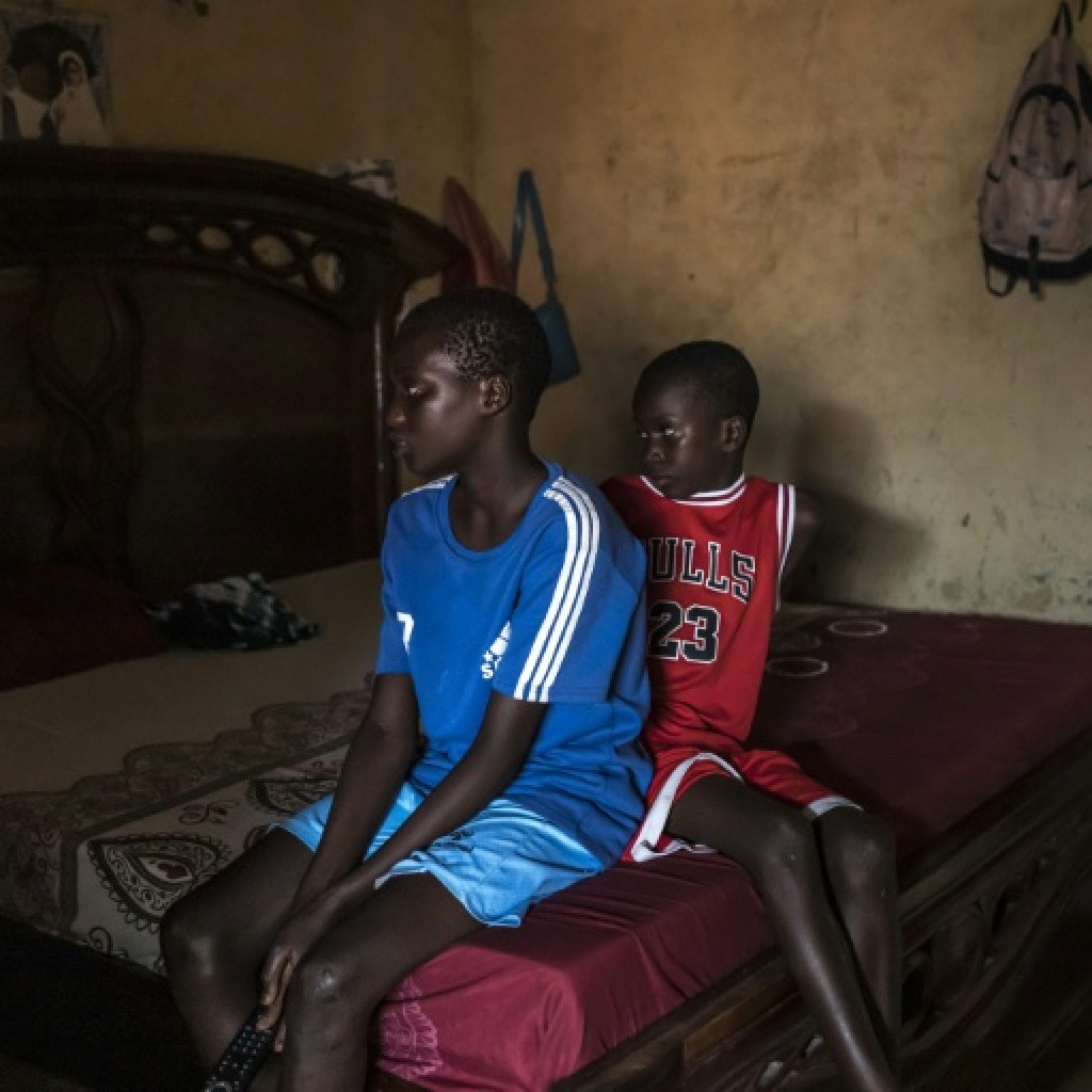 « Ceux qui restent »: au Sénégal, le deuil « en silence » des enfants de migrants disparus en mer « Ceux qui restent »: au Sénégal, le deuil « en silence » des enfants de migrants disparus en mer