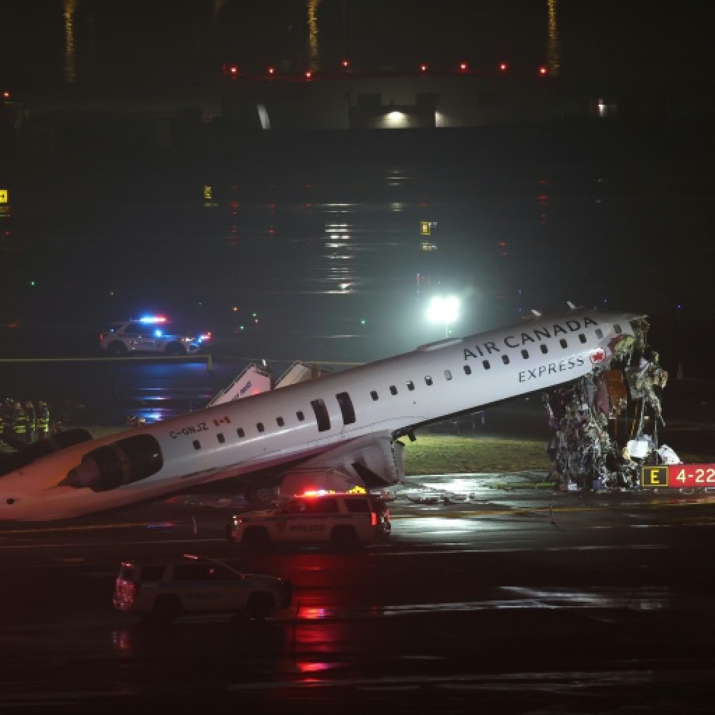 USA: l’aéroport de New York LaGuardia fermé après une collision sur une piste USA: l’aéroport de New York LaGuardia fermé après une collision sur une piste