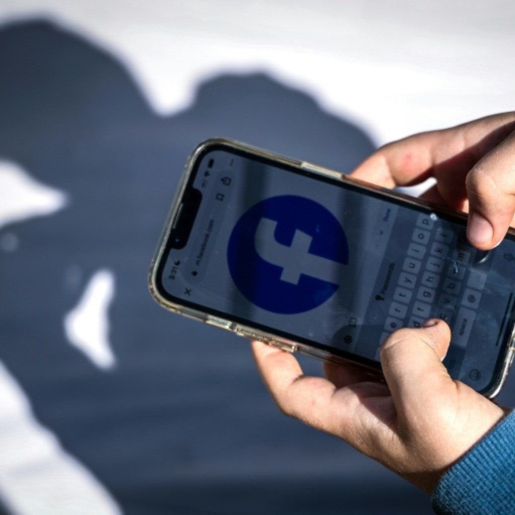 Les écrans, une option prisée des parents pour occuper leurs enfants faute de mieux Les écrans, une option prisée des parents pour occuper leurs enfants faute de mieux