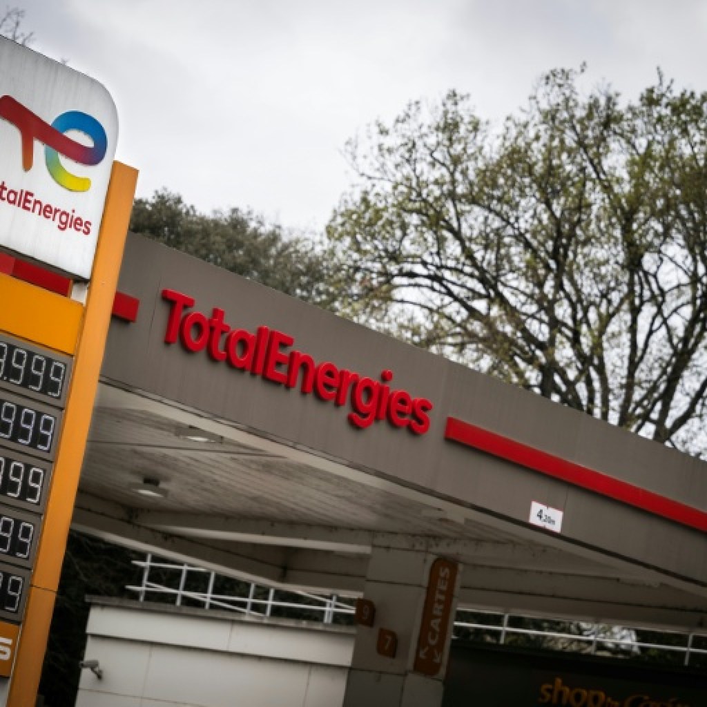 TotalEnergies menace d’arrêter son plafonnement en cas de taxe sur les « superprofits » TotalEnergies menace d’arrêter son plafonnement en cas de taxe sur les « superprofits »