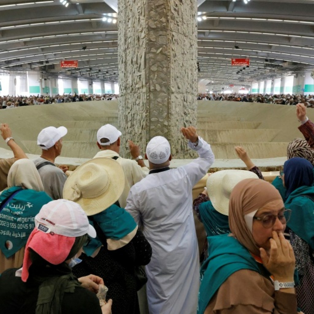 Des milliers de musulmans quittent La Mecque à l’issue du hajj Des milliers de musulmans quittent La Mecque à l’issue du hajj