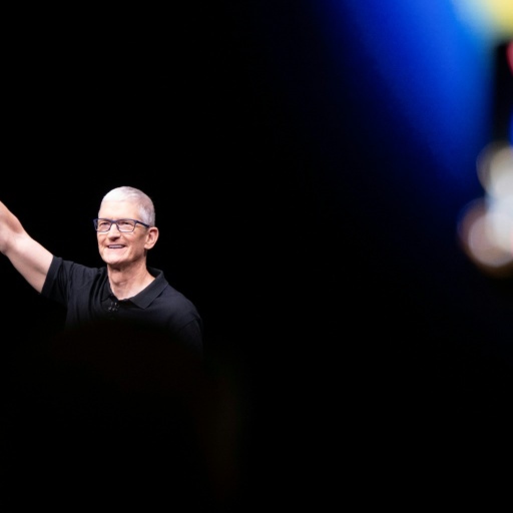 Surprise chez Apple, Tim Cook remplacé à la direction après 15 ans de mandat Surprise chez Apple, Tim Cook remplacé à la direction après 15 ans de mandat