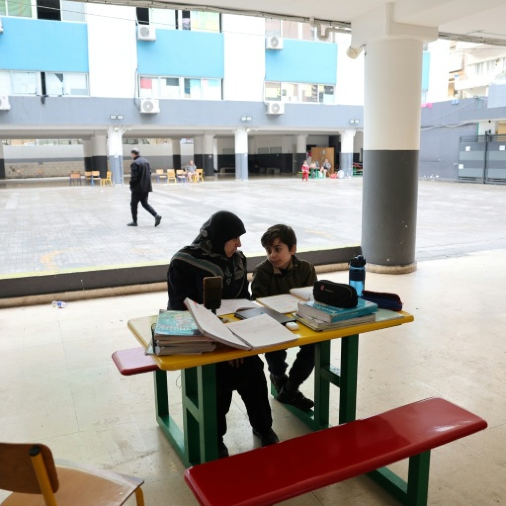 Au Liban, un demi-million d’élèves privés d’école à cause de la guerre et des déplacements forcés Au Liban, un demi-million d’élèves privés d’école à cause de la guerre et des déplacements forcés