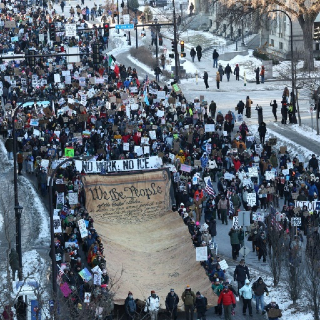 La rue ne décolère pas à Minneapolis, Trump y voit des « insurgés » La rue ne décolère pas à Minneapolis, Trump y voit des « insurgés »