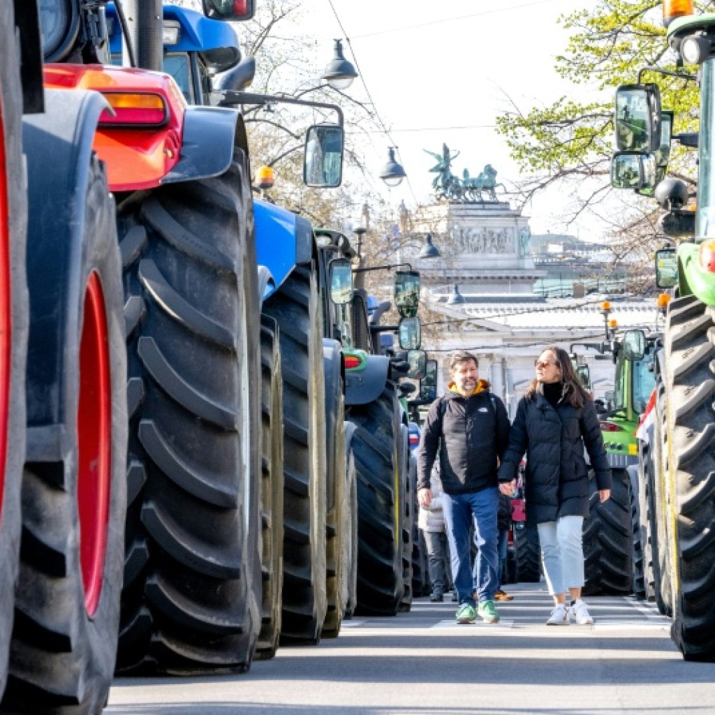 300 tracteurs dans les rues de Vienne pour réclamer l’étiquetage de l’origine des produits 300 tracteurs dans les rues de Vienne pour réclamer l’étiquetage de l’origine des produits