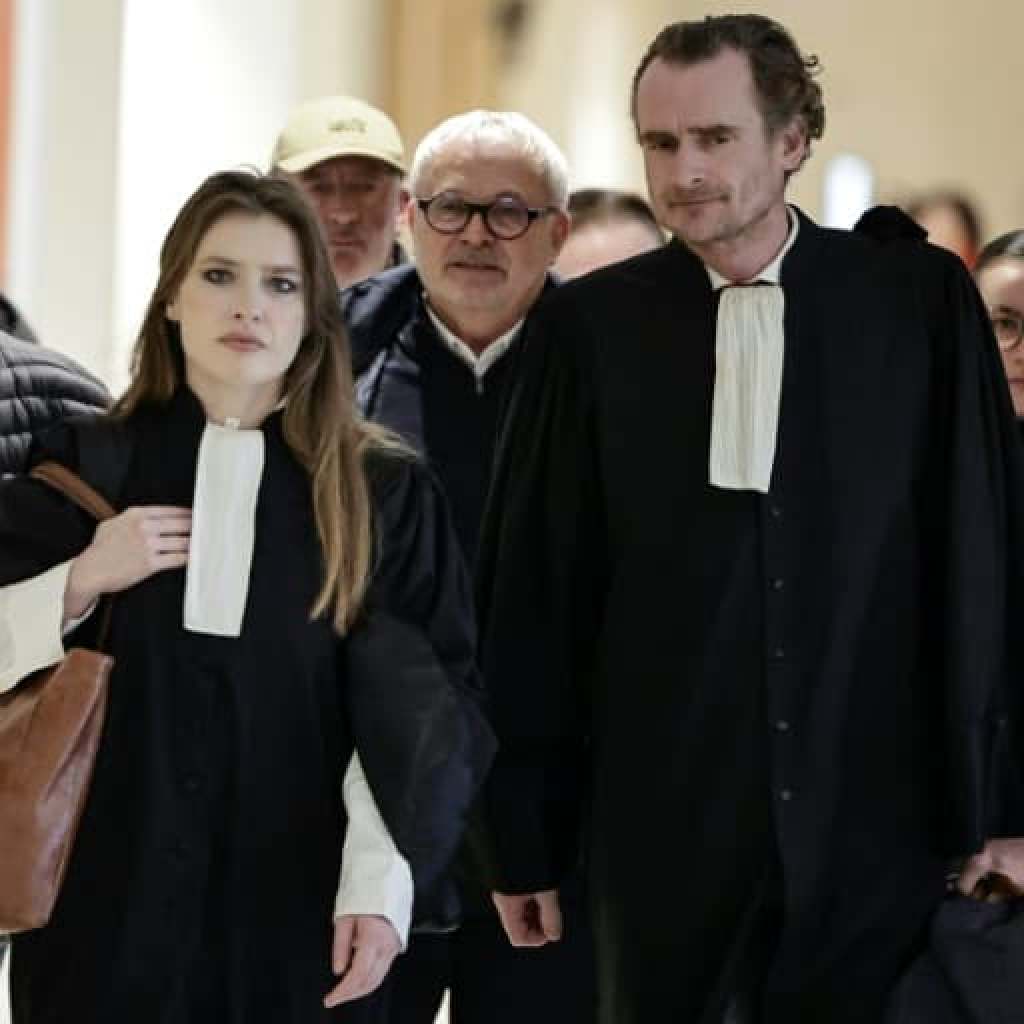 « Stupidité », « inconscience », « c’est très grave »… Joël Guerriau nie toujours avoir voulu violer Sandrine Josso, mais reconnaît « une faute » à son procès « Stupidité », « inconscience », « c’est très grave »… Joël Guerriau nie toujours avoir voulu violer Sandrine Josso, mais reconnaît « une faute » à son procès