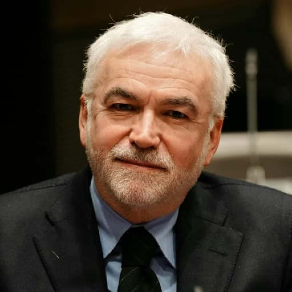 « Si tu n’es pas content, tu t’en vas »: Pascal Praud commente les propos de Sonia Mabrouk sur Jean-Marc Morandini « Si tu n’es pas content, tu t’en vas »: Pascal Praud commente les propos de Sonia Mabrouk sur Jean-Marc Morandini