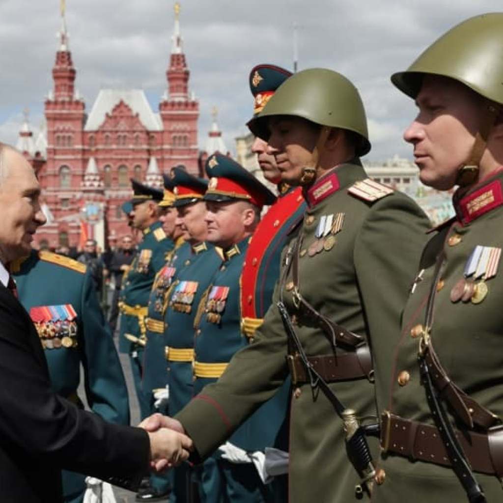 Crainte d’une attaque ukrainienne, Vladimir Poutine inquiet pour sa sécurité… Le défilé militaire pour la victoire du 9-Mai largement réduit et sous tension à Moscou Crainte d’une attaque ukrainienne, Vladimir Poutine inquiet pour sa sécurité… Le défilé militaire pour la victoire du 9-Mai largement réduit et sous tension à Moscou