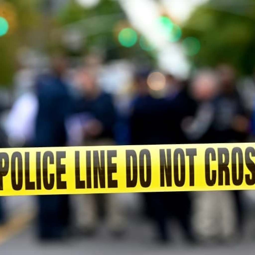 Une chasse à l’homme fait trois morts, dont deux membres des forces de l’ordre, après un contrôle routier dans le Missouri Une chasse à l’homme fait trois morts, dont deux membres des forces de l’ordre, après un contrôle routier dans le Missouri