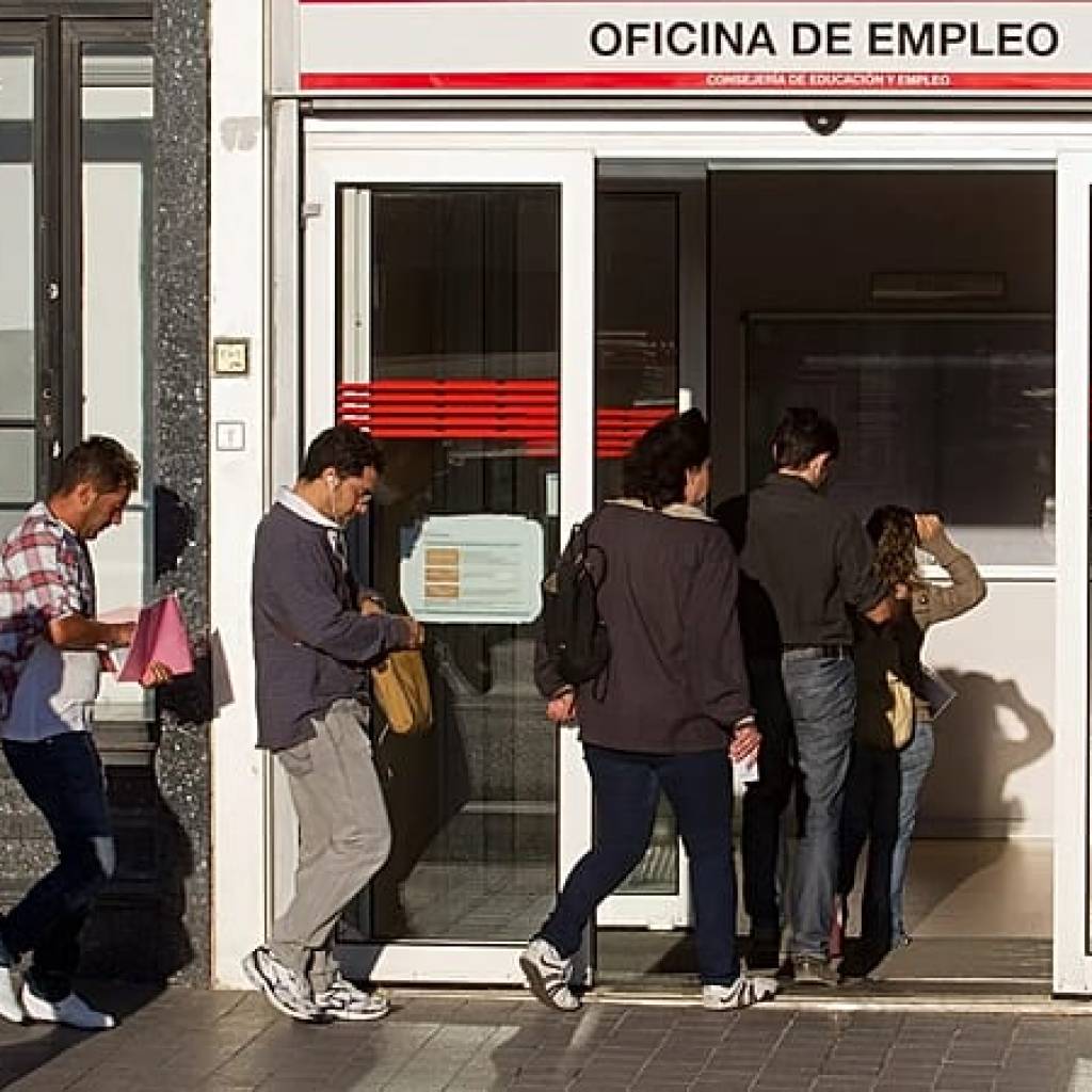 Le taux de chômage en Espagne passe sous la barre des 10 % pour la première fois depuis près de vingt ans Le taux de chômage en Espagne passe sous la barre des 10 % pour la première fois depuis près de vingt ans