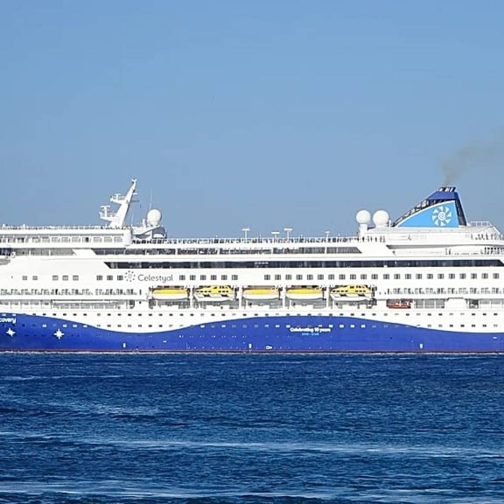 Guerre au Moyen-Orient : le premier bateau de croisière transite par le détroit d’Ormuz Guerre au Moyen-Orient : le premier bateau de croisière transite par le détroit d’Ormuz