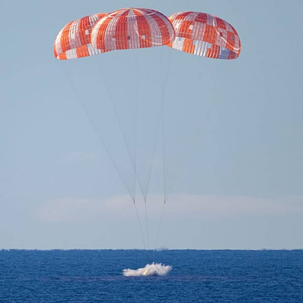 Artemis II : les quatre astronautes de retour sur Terre après une mission-test autour de la Lune Artemis II : les quatre astronautes de retour sur Terre après une mission-test autour de la Lune