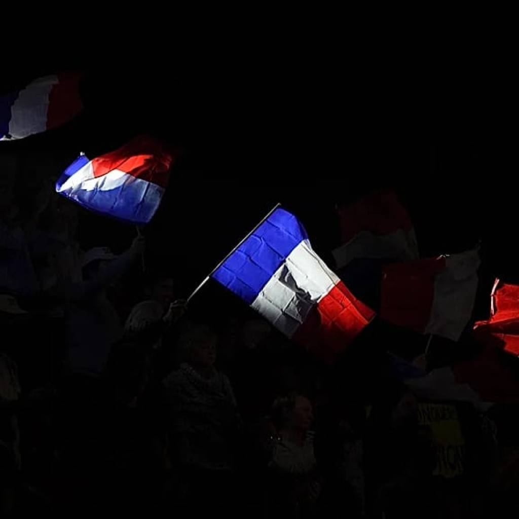 Politiques en campagne : compétition des idées ou des IA ? Politiques en campagne : compétition des idées ou des IA ?