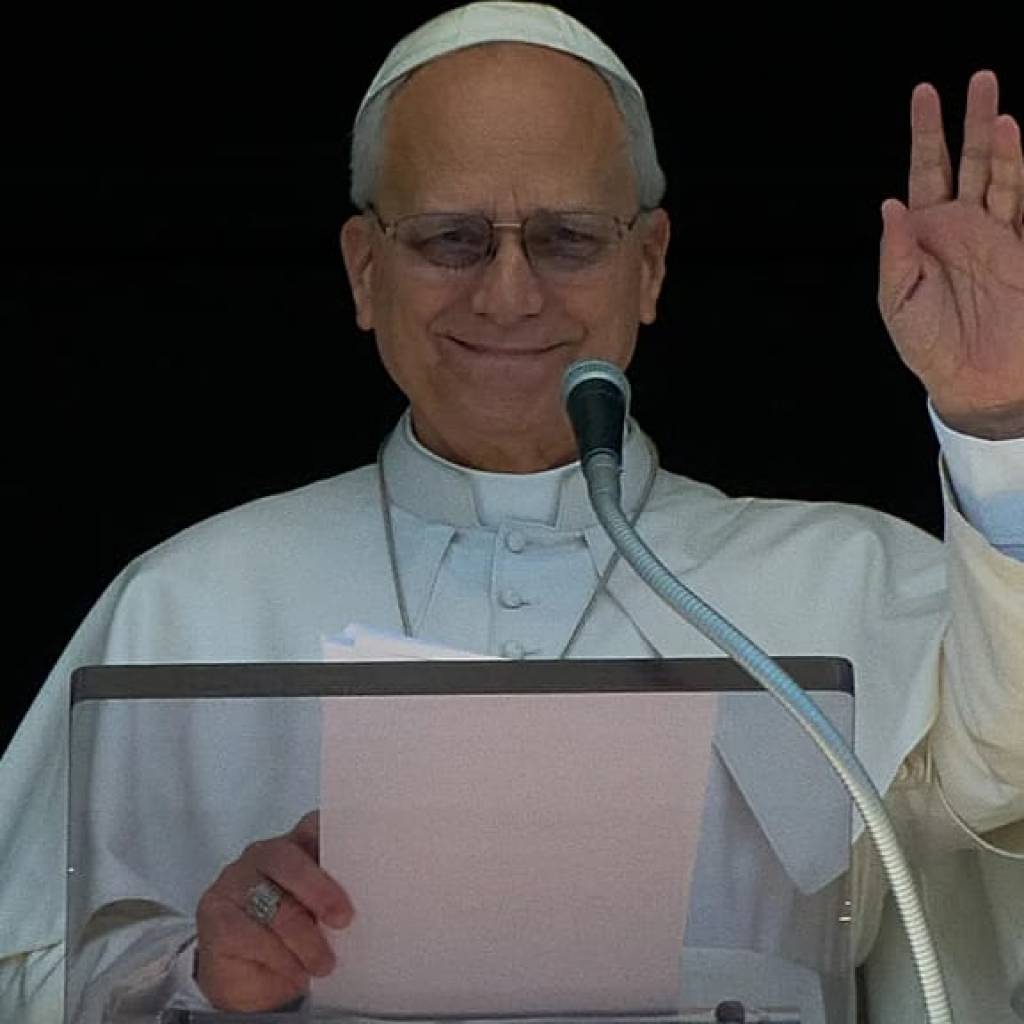 Le pape Léon XIV lors du Regina Coeli : « la méchanceté corrompt l’histoire, il faut la paix et la vérité contre les armes ». Le pape Léon XIV lors du Regina Coeli : « la méchanceté corrompt l’histoire, il faut la paix et la vérité contre les armes ».