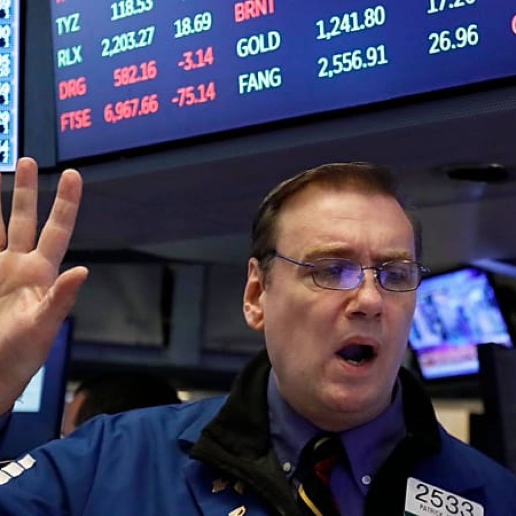 Les Bourses européennes reculent, les places du Golfe restent fermées après les frappes iraniennes Les Bourses européennes reculent, les places du Golfe restent fermées après les frappes iraniennes