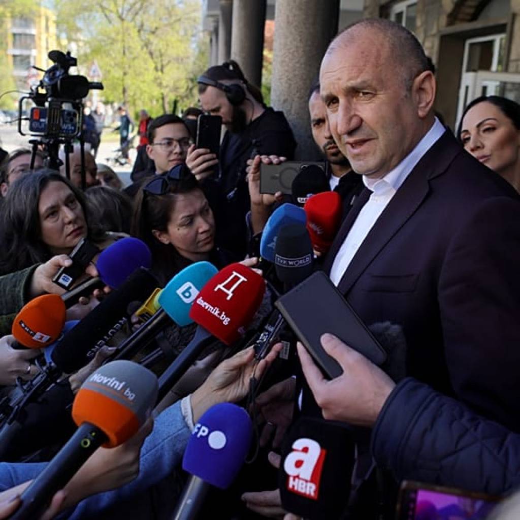 Bulgarie : l’ex-président prorusse Roumen Radev arrive en tête des législatives Bulgarie : l’ex-président prorusse Roumen Radev arrive en tête des législatives