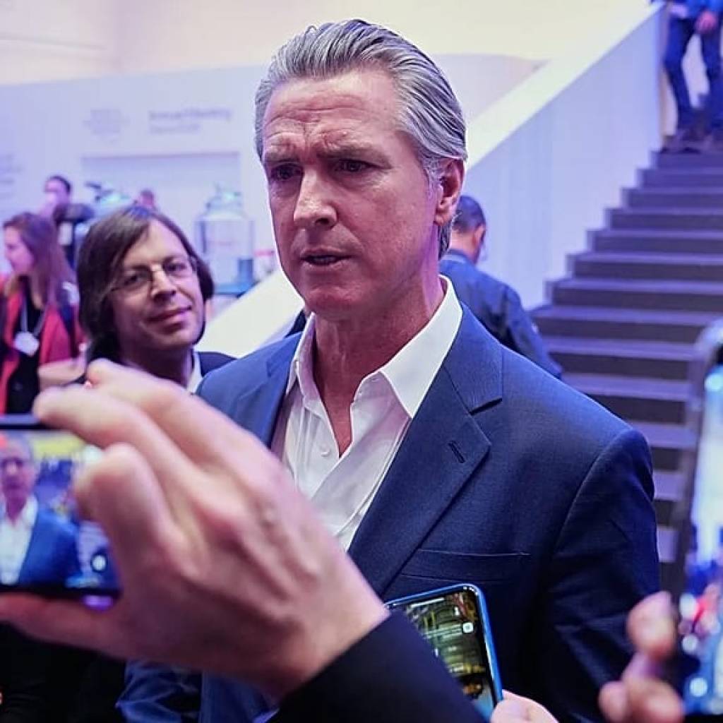 Le gouverneur de Californie exhorte l’Europe à « riposter » face à Trump Le gouverneur de Californie exhorte l’Europe à « riposter » face à Trump