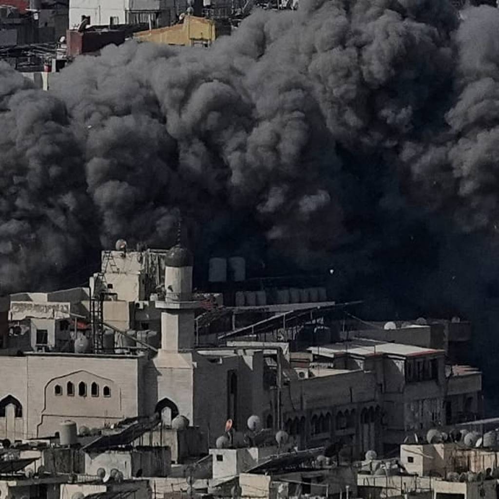 Nouvelles frappes aériennes sur la banlieue sud de Beyrouth après un avertissement israélien Nouvelles frappes aériennes sur la banlieue sud de Beyrouth après un avertissement israélien