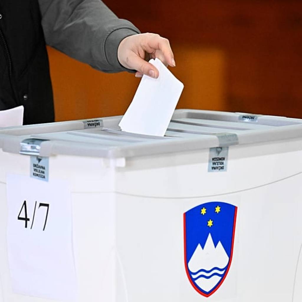 Le Premier ministre slovène revendique la victoire aux élections législatives avec 28,62% des voix Le Premier ministre slovène revendique la victoire aux élections législatives avec 28,62% des voix